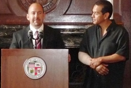 LoGrande, with a wounded Villaraigosa, at the July announcement of his appointment.  Photo: ##http://www.archpaper.com/e-board_rev.asp?News_ID=4742##The Architechts Newspaper##