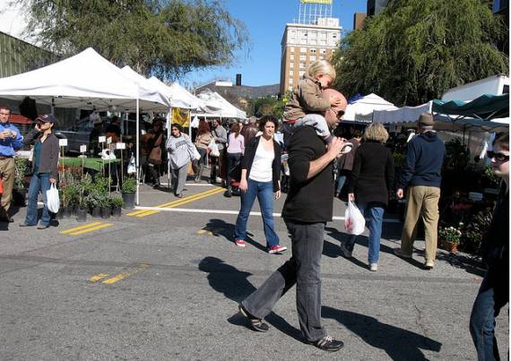 The Hollywood Farmer's Market last February.  Photo:##http://www.flickr.com/photos/20990388@N04/4338490433/##Alex de Cordoba/Flickr##