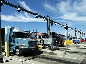Trucks entering the Port of Los Angeles.  Photo: Port of Los Angeles/ENS