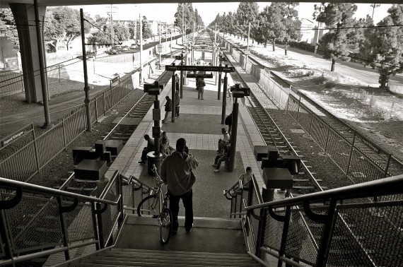 Transferring to the Blue Line from the Green Line at Imperial-Wilmington. Sahra Sulaiman/Streetsblog L.A.