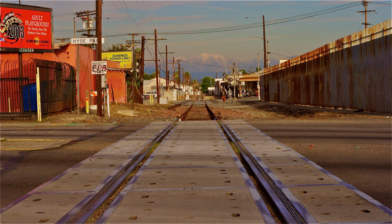 The tracks at Crenshaw, looking east. Sahra Sulaiman/StreetsblogLA