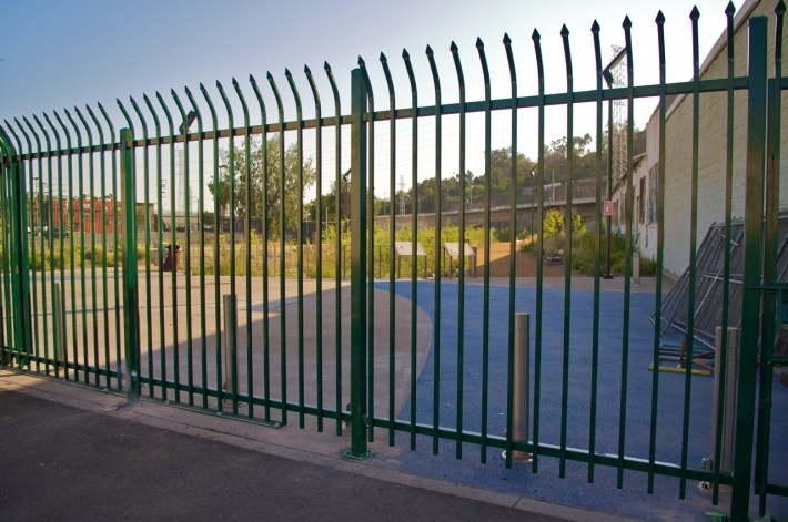 New permanent fence at Ed Reyes River Park. Photo: Sahra Sulaiman/Streetsblog LA