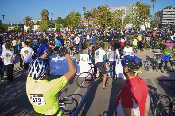 Riders gather for the start of Damian Kevitt's Finish the Ride event. Sahra Sulaiman/LA Streetsblog