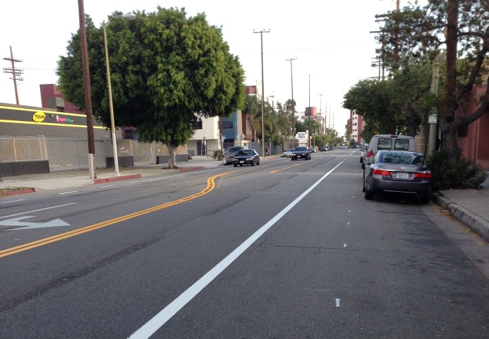 Fresh thermoplastic striping on the Grand Avenue bike lane south of 30th Street. photo: Joe Linton / Streetsblog L.A.
