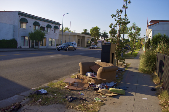 Dumping is a common occurrence along Western Ave. Sahra Sulaiman/LA Streetsblog
