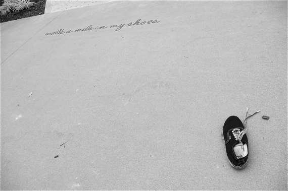 Someone left a shoe behind at Rodeo/King. Sahra Sulaiman/Streetsblog LA