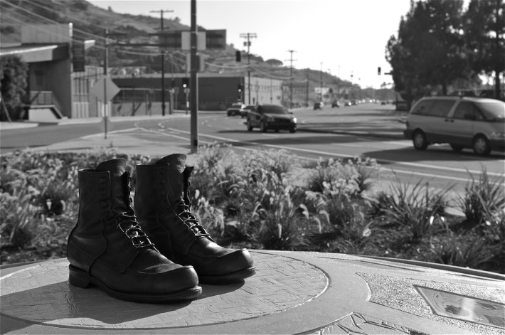 The Walk a Mile in My Shoes public art installation at the intersection of Jefferson and Rodeo. Sahra Sulaiman/Streetsblog LA