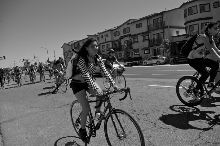 Riders make their way towards Glendale. Sahra Sulaiman/Streetsblog LA