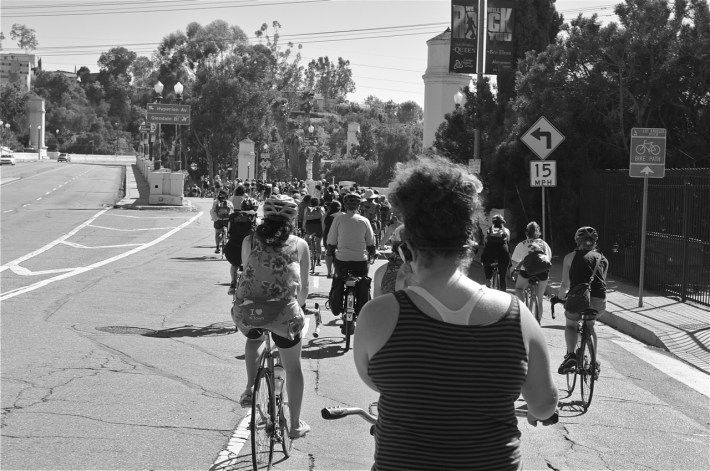 Riders head towards Silver Lake along Glendale Blvd. A pit stop at Cerritos Park in Glendale included dancing to the beats of Buyepongo. Sahra Sulaiman/Streetsblog LA