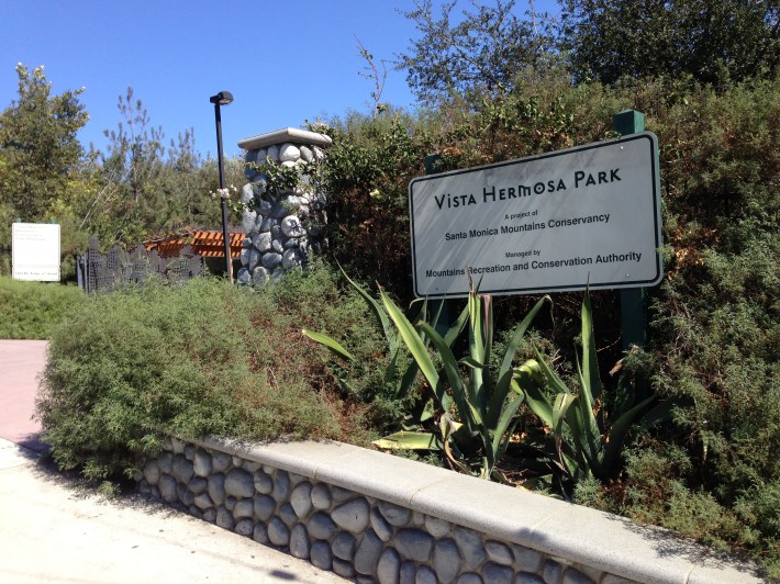 Vista Hermosa Park is one of a handful of parks that make for great rest stops along the CicLAvia route. Photo: Joe Linton/Streetsblog L.A.