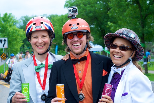 Francie Stefan (left), with SM Spoke's Bryan Beretta and Cynthia Rose at the Brompton U.S. Championships.  Photo by Martha Garcés for ##http://www.bromptonuschampionship.com/triple-crown-winners-honored/##Calhoun Cycle.##