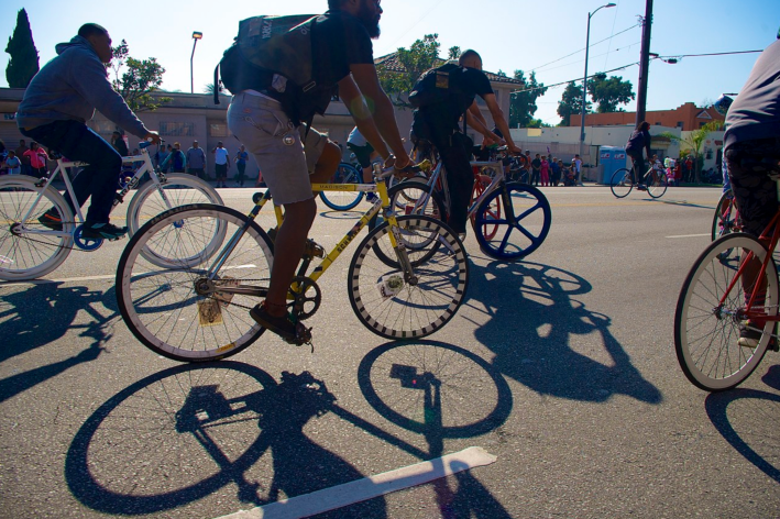 Andrae Harrison and others from BKoB ride along MLK Blvd. Sahra Sulaiman/Streetsblog L.A.