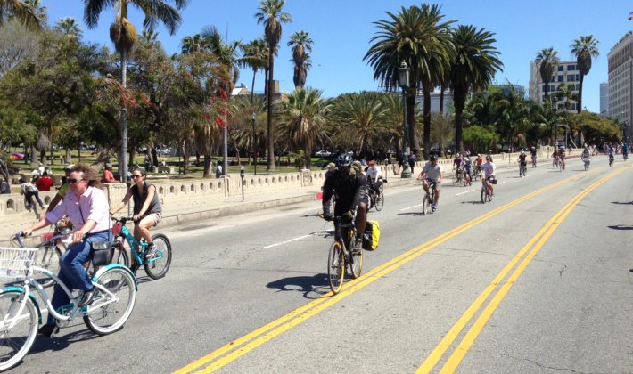 CicLAvia will wow the San Fernando this sunday. Pictured: Spring 2014 CicLAvia on Wilshire. Photos: Joe Linton/Streetsblog L.A.