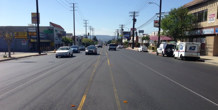 This is your parents two-way turn median. Narrower median and turns preliminary striping on Reseda Boulevard. Photo: Joe Linton/Streetsblog L.A.