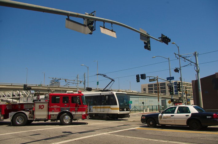 The train came to a halt at 18th St. Sahra Sulaiman/Streetsblog L.A.