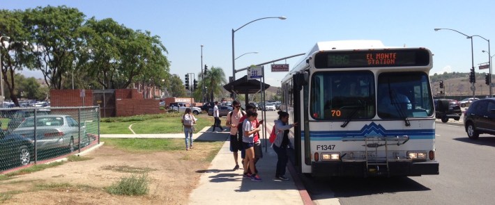 Students boarding Foothill Transit Line xxx at Mount San Antonio College. Photo by Joe Linton/Streetsblog L.A.