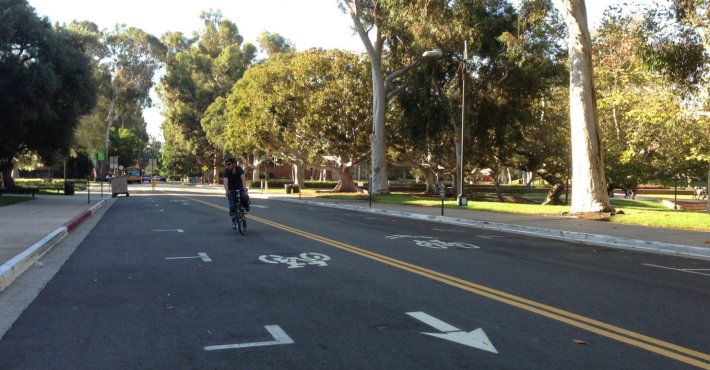 New counterflow bike lane on xxx on the UCLA campus. Photos by Joe Linton/Streetsblog L.A.
