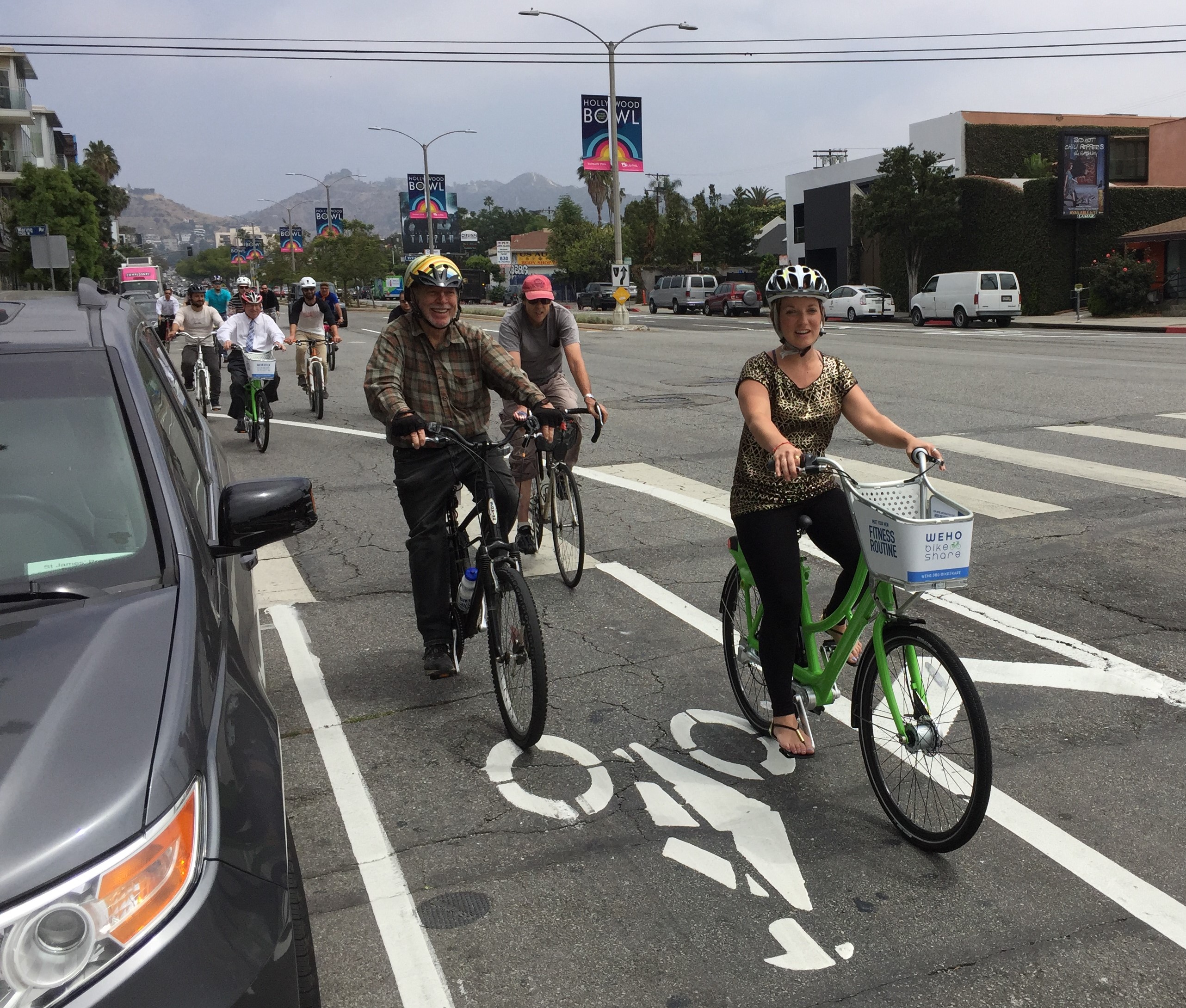 West Hollywood councilmember Linsey Horvath demonstrates a WeHo Pedals bike. Photo: Joe Linton/Streetsblog L.A.