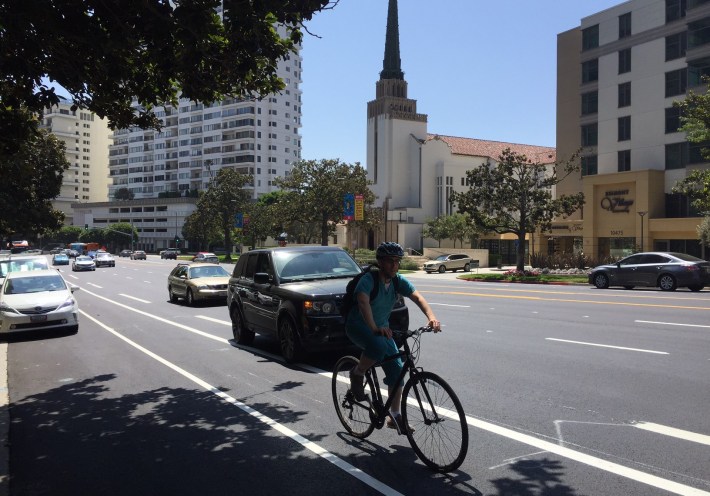 New bike lanes on Wilshire Boulevard in Westwood. Photos by Joe Linton/Streetsblog L.A.