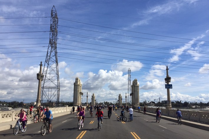 Yesterday's Heart of Los Angeles CicLAvia on the 4th Street Bridge over the L.A. River. Photos by Joe Linton/Streetsblog L.A.