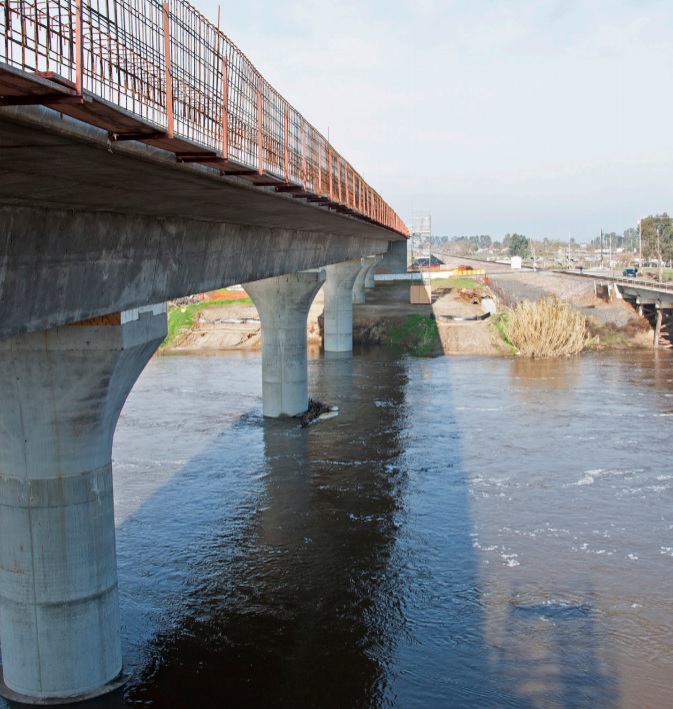 California high-speed rail construction on the new Fresno River Viaduct near Madera. Photo by CAHSRA