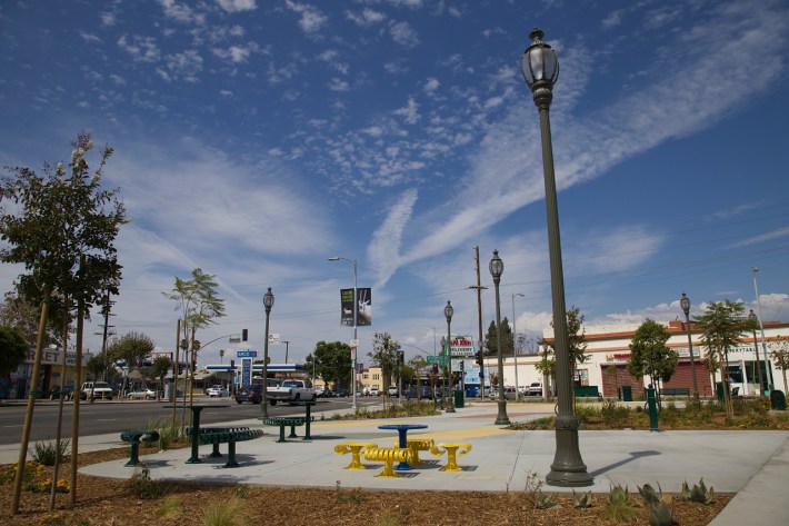 The newly paved-over transit island is clean and accessible, but could really use some shade. Sahra Sulaiman/Streetsblog L.A.