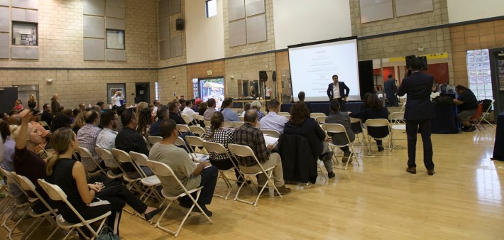 Huizar speaks to residents gathered at the Aliso Pico rec center Tuesday evening. Sahra Sulaiman/Streetsblog L.A.