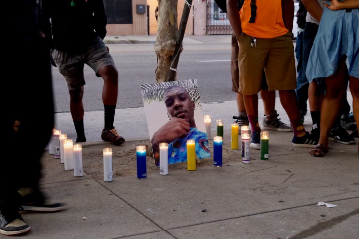 The ghost bike placed to memorialize Woon in April has since disappeared. But the site remains a gathering place for those seeking to mourn his passing. Sahra Sulaiman/Streetsblog L.A.