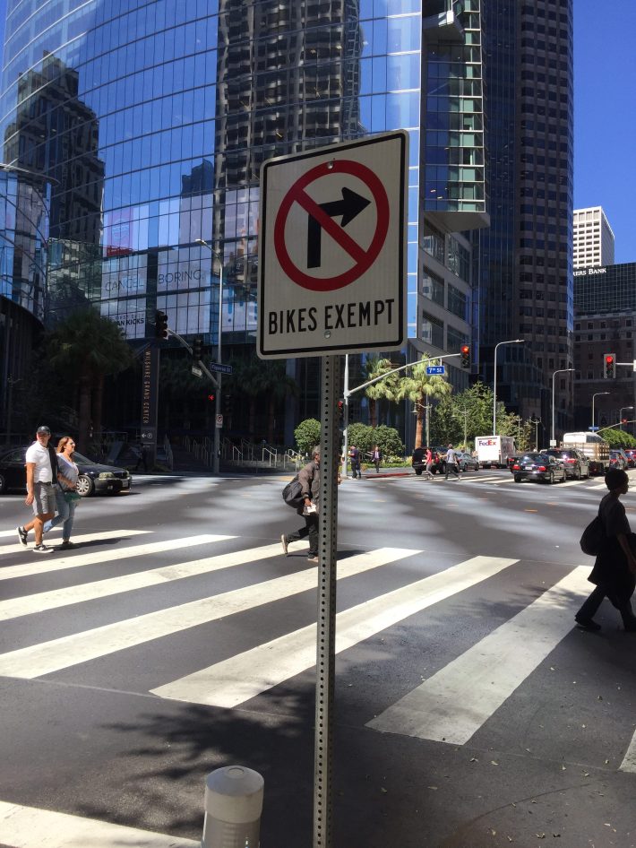 No right turn sign on Figueroa at 7th Street