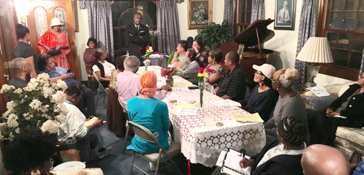 Councilmember Marqueece Harris-Dawson speaks with the Arlington Avenue Block Club.