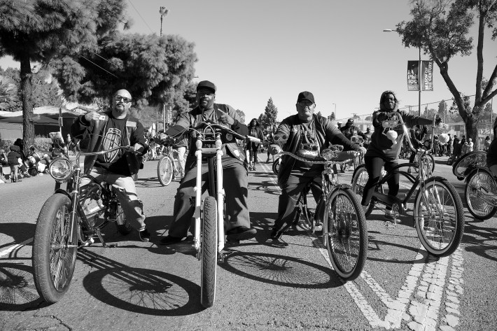 Daro Johnson of the Unique Riders joins friends to ride in support of the SEIU. Sahra Sulaiman/Streetsblog L.A.