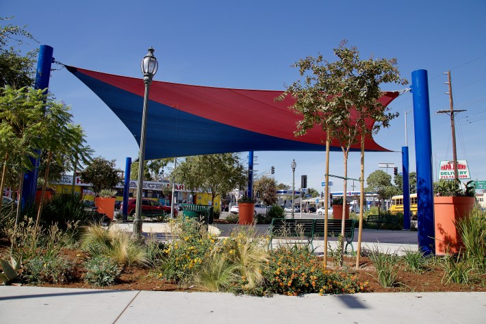 Planters ring the performance area of the plaza. Sahra Sulaiman/Streetsblog L.A.