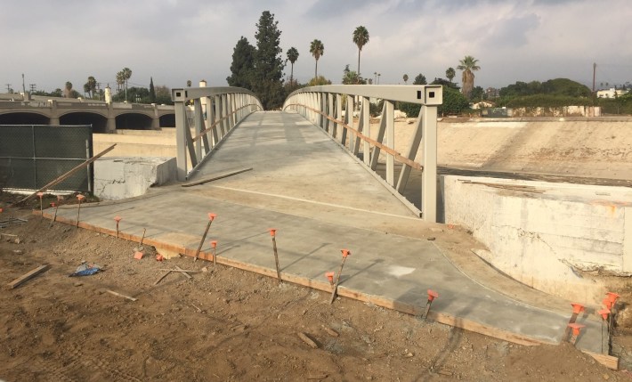 New Glendale/Hyperion ped/walk bridge under construction