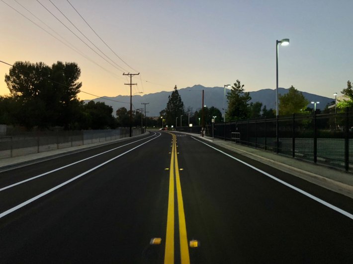 New .2-mile bike lane between Campus Diver and Duarte Road in Arcadia. Image: https://twitter.com/multimodalLA/status/1287478342657044480