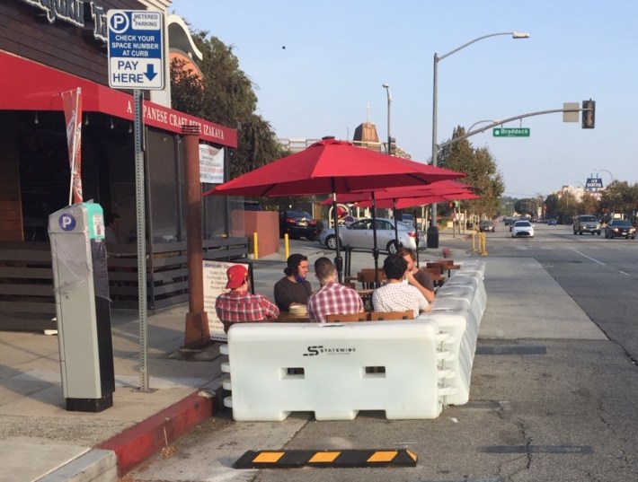 Outdoor dining on Sepulveda Boulevard in Culver City
