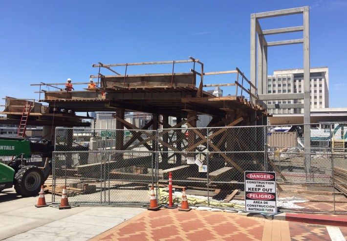 2019 busway station construction - photo by Joe Linton/Streetsblog L.A.