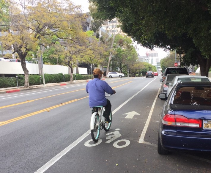 New bike lanes on 7th Street in Koreatown