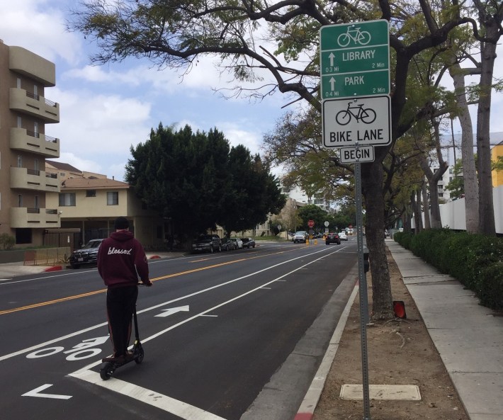 New bikeway signage on 7th Street at Kingsley