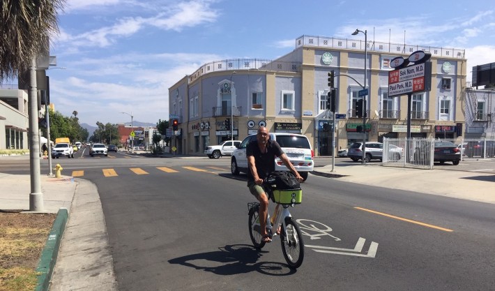 New sharrows on Oxford Avenue in Koreatown