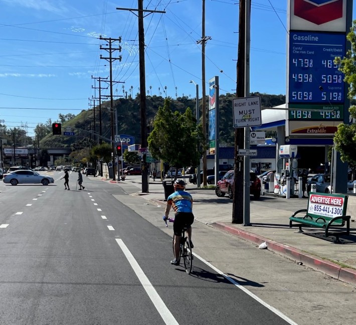 Southbound cyclist at North Figueroa Street and Avenue 26