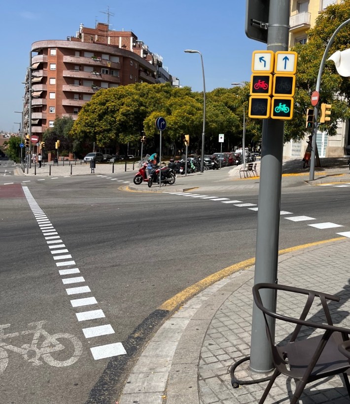 At Barcelona bikeway intersections, bike signals indicate different status for different directions