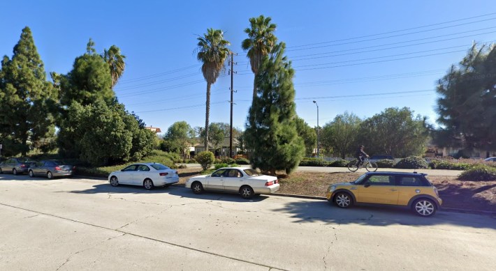 Google Street View of Culver Boulevard median bikeway in 2019