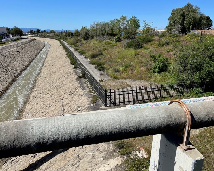 The Pacoima Wash from Foothill Boulevard. A future phase will extend the path along the Pacoima Wash Nature Park on the right.