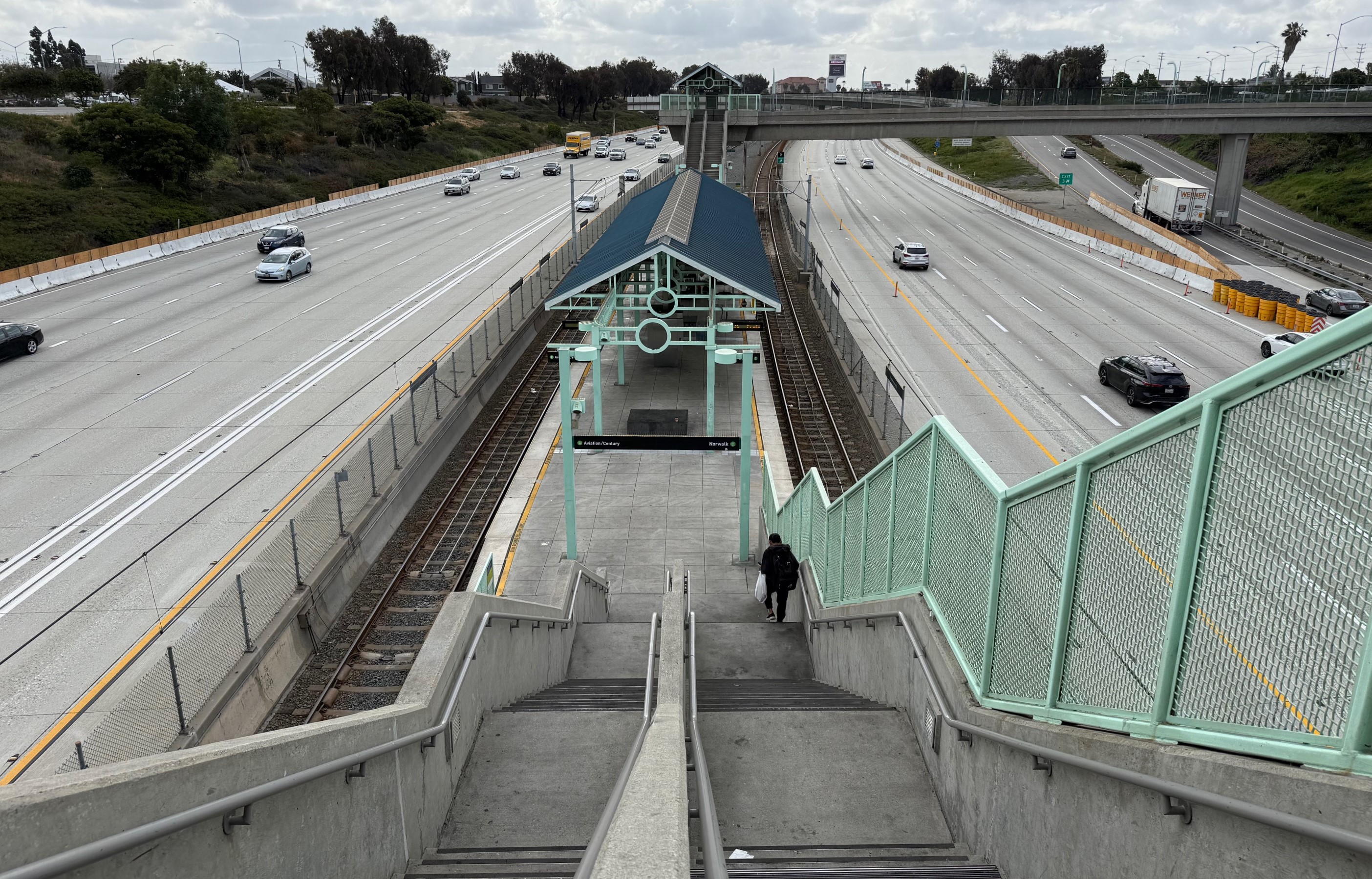 Has a preview image link and yet 404 :/